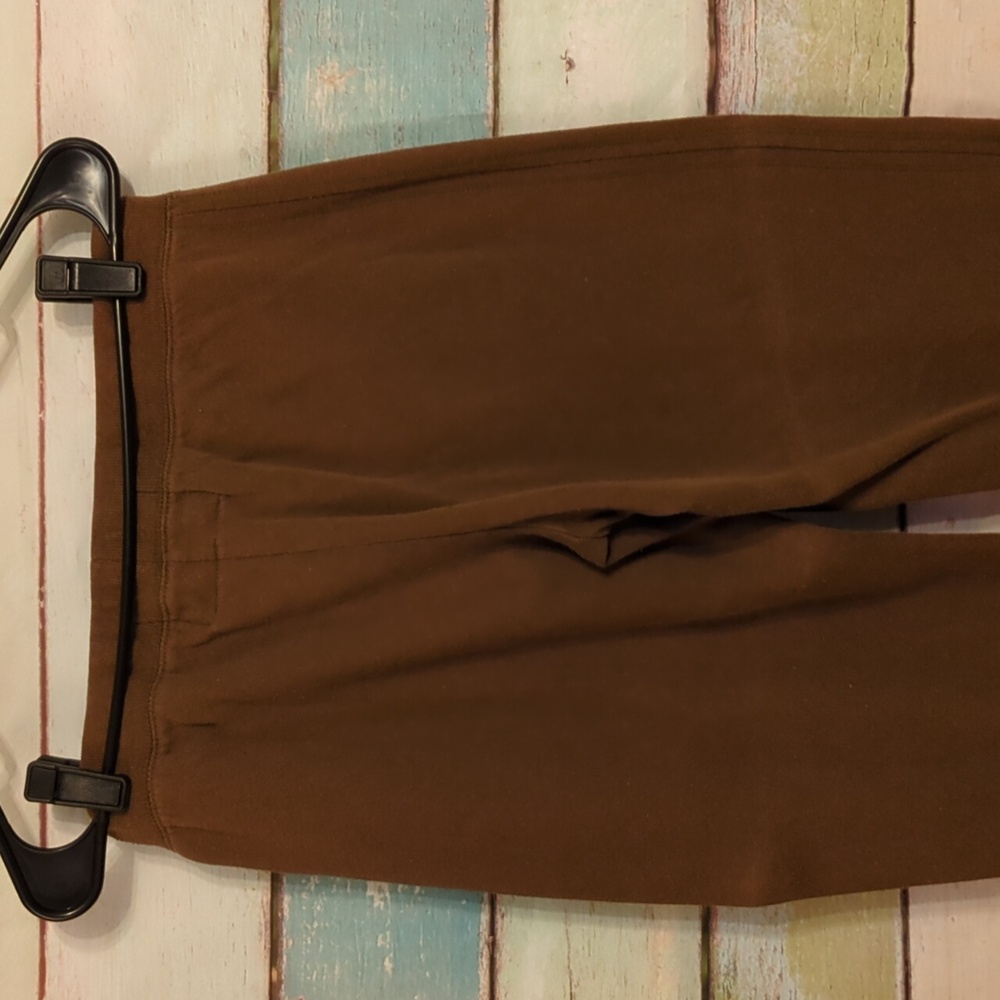 Arizona Brown Capris - Picture 6 of 6